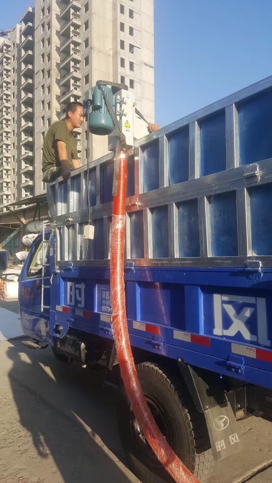 安徽車載吸糧機，軟管吸糧機